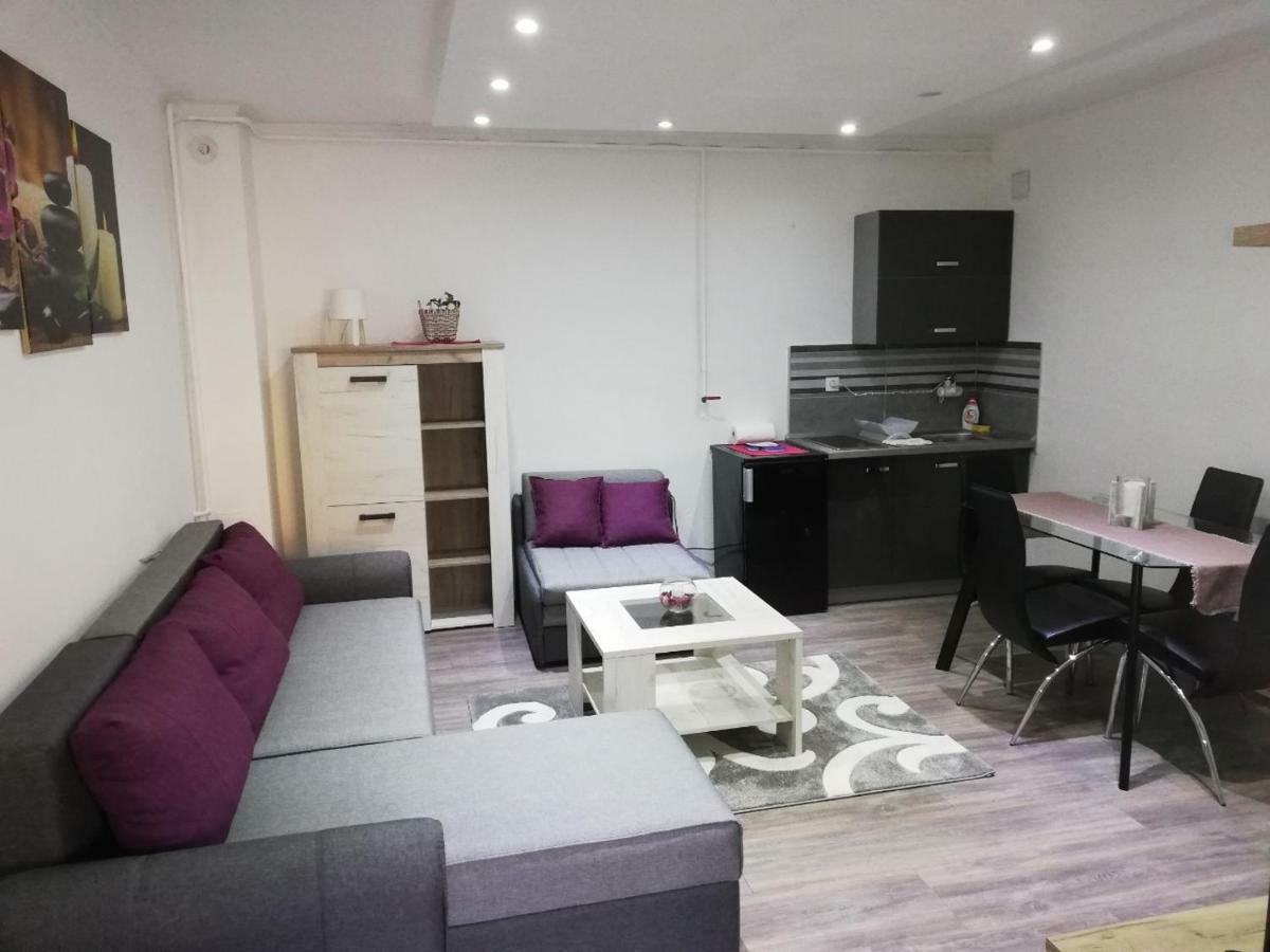 Rooms Jelena Zrenjanin Exterior foto